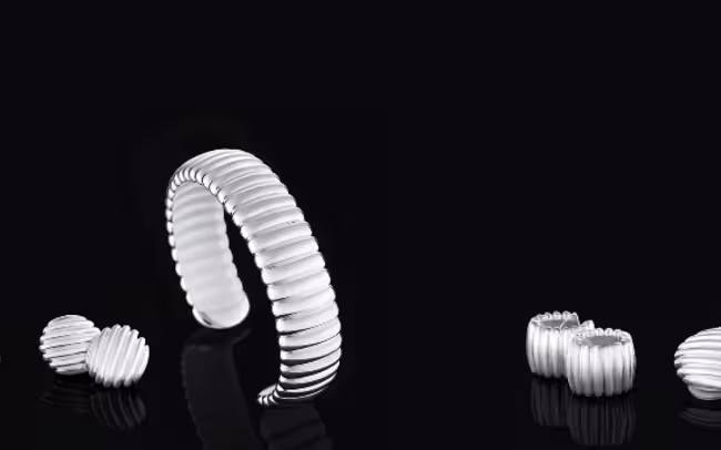 Eine Auswahl an Silberschmuck